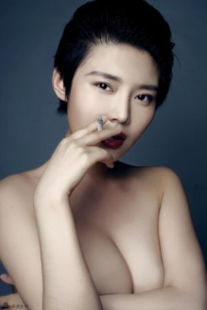 趁女同桌午休摸她奶头_BD韩语免费观看电视剧